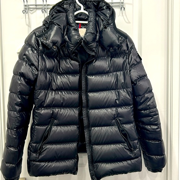 MONCLER MAIRE SHORT DOWN JACKET - Picture 1 of 4